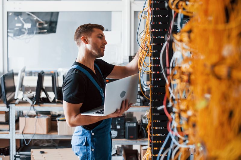 Jobangebot Netzwerktechniker OstTelCom